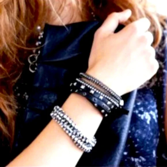 :: Stella & Dot Glimmering Double Wrap Rhinestone & Hematite Bracelet - Picture 3 of 3